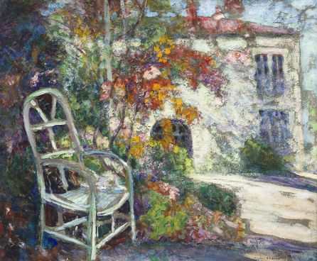 Chaise dans un Jardin Fleuri